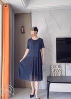 自从不小心看到丈母娘洗澡后,丈母娘跟我感觉逐渐疏远了1