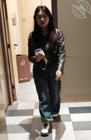 原创厕拍 牛仔裤小姐姐0