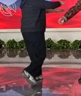 今天跟妈妈一起出去玩了1