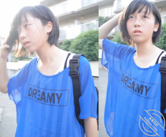 假装问路趁机偷拍少女奶子