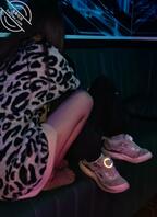 [原创视频]92在KTV当着小外甥面操姐姐并内射，被他看到了，疯狂又刺激0