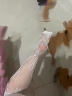 射在妹妹的袜袜上好嘛，射在脚脚上嘿嘿