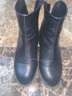 扫楼偷拍少妇靴子（9）