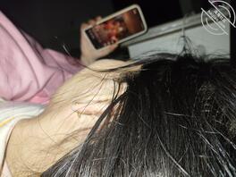 用假阳具挑逗妈妈2