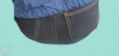 厕拍生两娃的大屁股少妇0