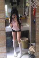 （女大）穿着白丝被你操，用脚踩你的肉棒0