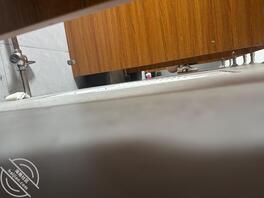 你边拉屎玩手机玩挺爽呀，不知道被我拍了吧0