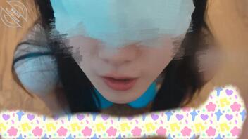 兄弟们我不是人啊,我竟然把龟头塞进了18女儿的嘴里0