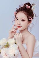 兄弟们我不是人啊,我竟然把龟头塞进了18女儿的嘴里1