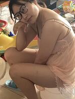 想成功绿帽成功的来，评论区分享贡献你的妈妈女儿1