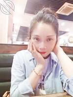 表嫂掀开衣服让我欣赏美乳，太刺激了0