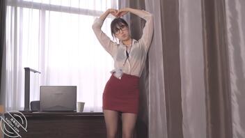 又纯又欲眼镜娘0