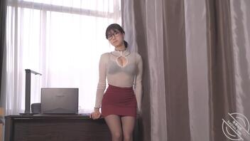 又纯又欲眼镜娘2