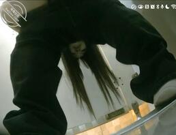 厕拍偷拍美臀11