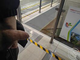 包茎小鸡巴商场露出1