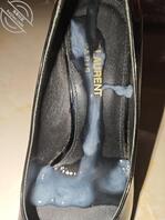 妈妈鞋里的液体