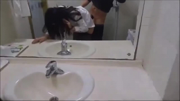 玩的就是刺激出来逛街带到卫生间里操不敢发出声音太刺激了