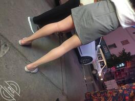 抄底肉丝长腿少妇1