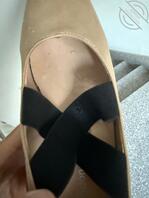 小母狗脚踩打胶小皮鞋漏奶出街0