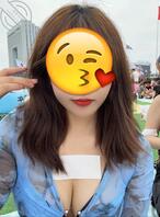 大奶骚货，乳房又大又嫩，小脚丫也性感，想玩的评论1