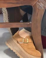 开会遇见肉丝脚