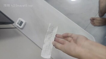 海角原创（19）穿着空乘制服的嫂子给我足交让我用手就喷出水了，实在太骚了