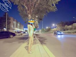 就喜欢把逼漏出来----大马路上吃鸡吧？这不是一般的骚啊0