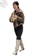 原创厕拍 白色长靴小姐姐