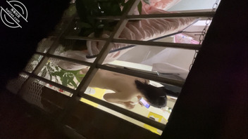 偷拍女邻居脱衣1