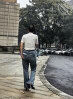 牛仔高跟紧身衣的美少妇，想玩么，浙E