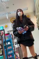 黑色长筒靴肉色裤袜小姐姐