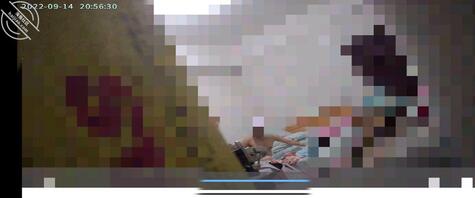 眼睁睁的看着她换上衣服,喷上香水上了陌生人的车,我该怎么办?2